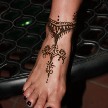 Henna foot 2