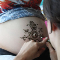 Henna pregnant belly 1