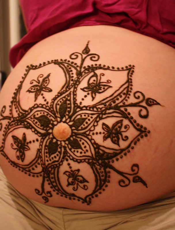 Henna pregnant belly 2