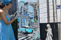 Brooke Harker painting “A Havana Story”