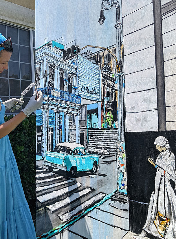 Brooke Harker painting “A Havana Story”